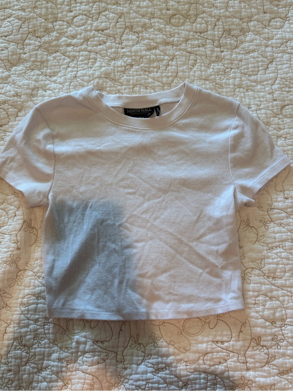 Zumiez White Short Sleeve Crop Tee